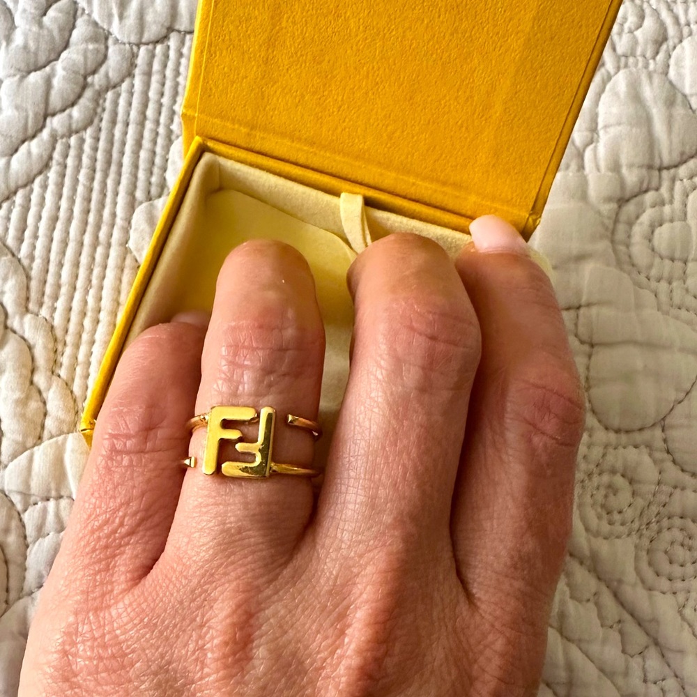 FENDI Beautiful ring